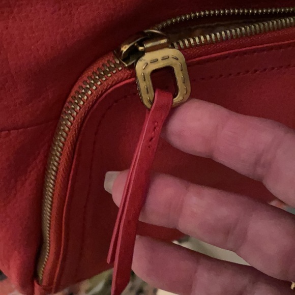 Hobo International red leather crossbody bag w/tassel - Picture 10 of 12